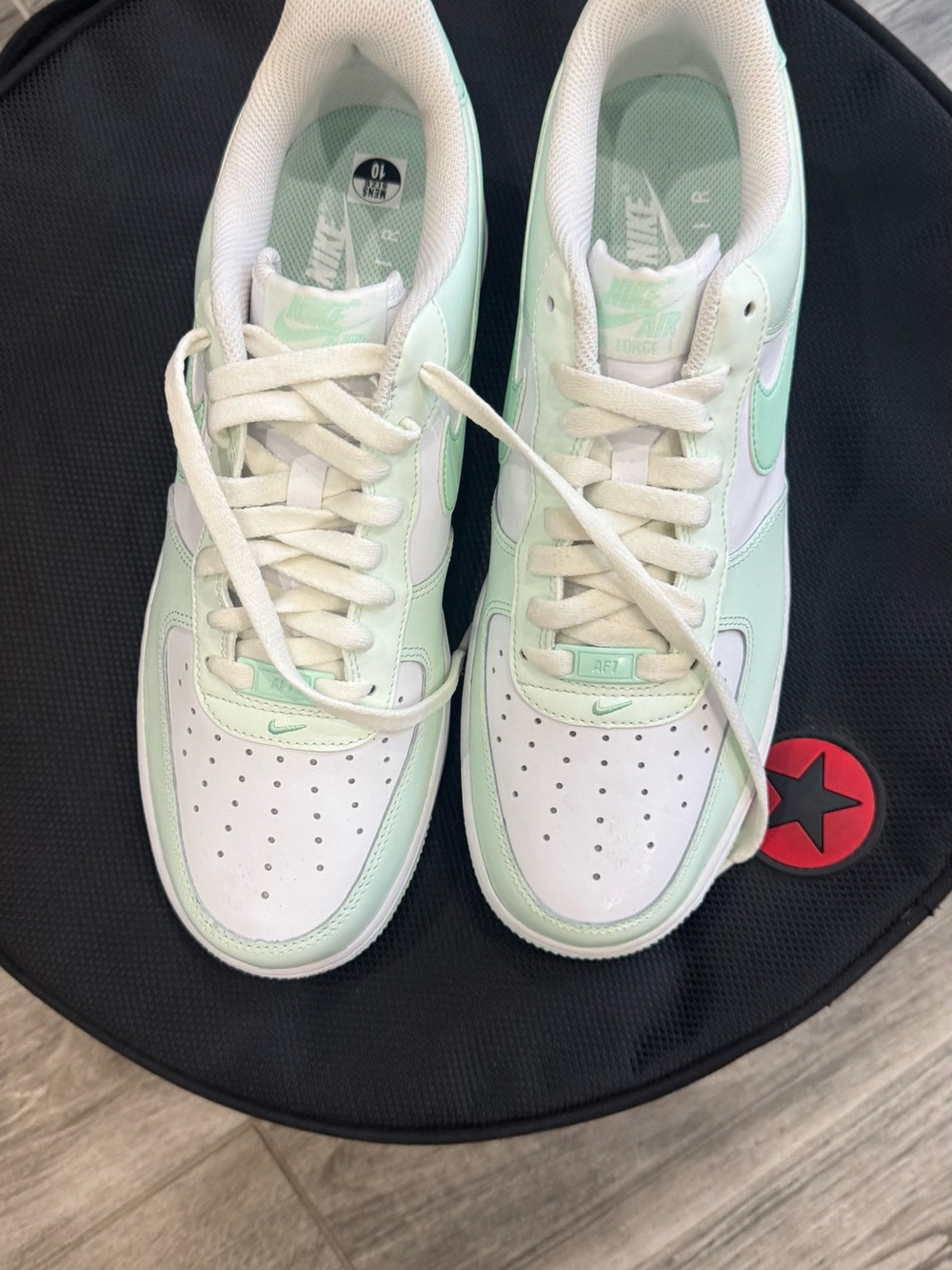 Nike Kids' Low-Top Sneakers in Mint and White